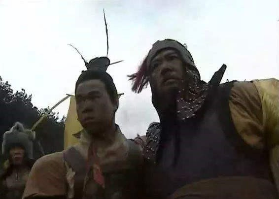 秦明$方腊最后的王牌,手持方天画戟,杀秦明斗关胜,最后死的相当窝囊!