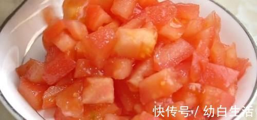 冬天天气寒冷又干燥，而这锅汤出现的频率是最高的，不到10元钱，常吃个子长得高