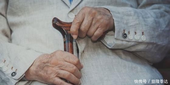 胰岛素|糖尿病患者注意,此3件事比吃糖还危险,愿你1个也不占