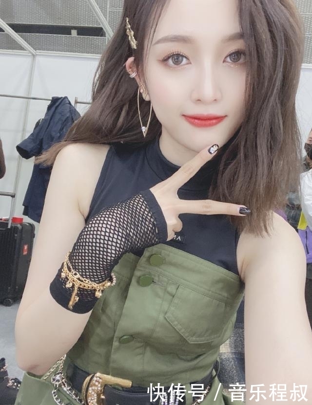 黄教主|吴宣仪凉了继衣品被说“土气”后,又曝娱乐圈的女孩不被善待