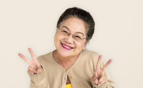 精神状态|不论男女,过了50岁,如果身上有4个表现的话,或许与长寿有缘!