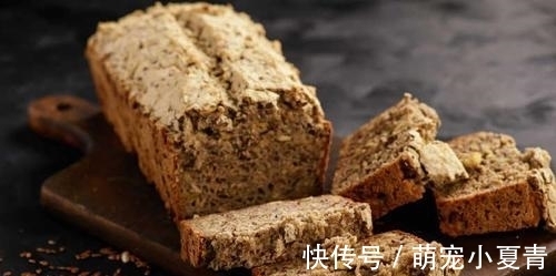 肉松|面包店内部员工：买面包时，有3种面包尽量少买，我们自己从不吃