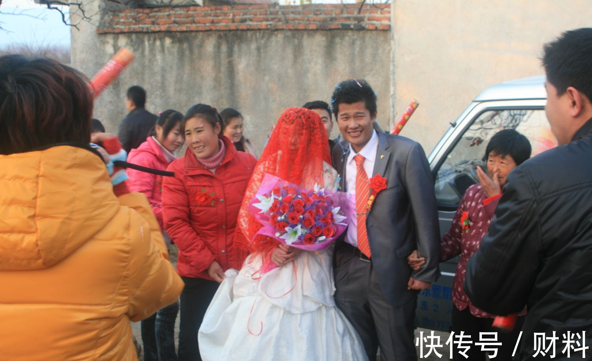 拆迁户|没有产业支撑的县城,房价却能上万元,房子都被谁买走了?
