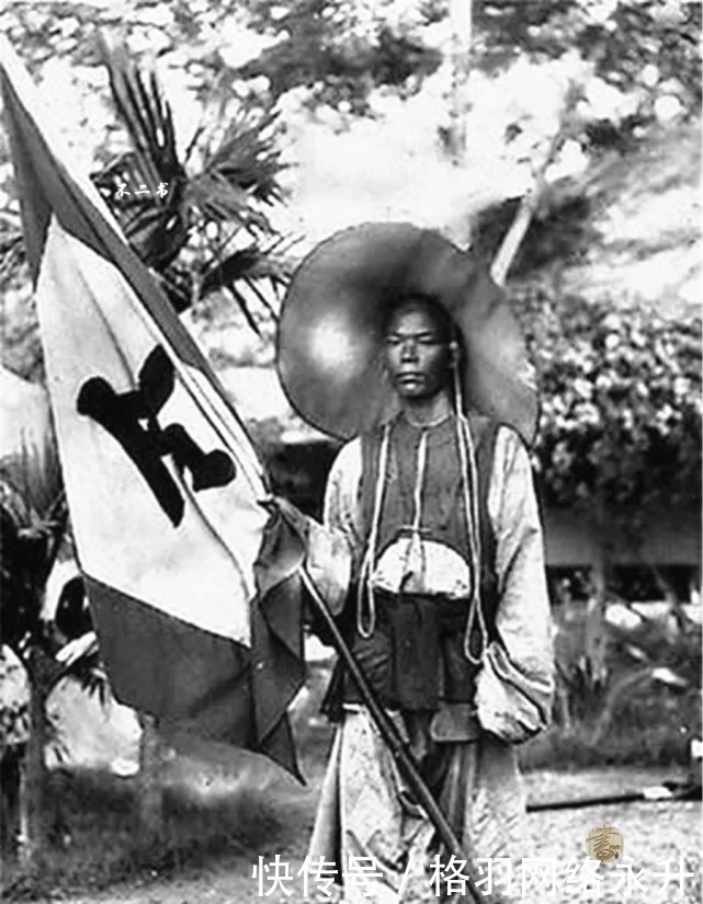 老照片|清末老照片：镜头下衣不蔽体的难民、使用马克沁机枪的清军