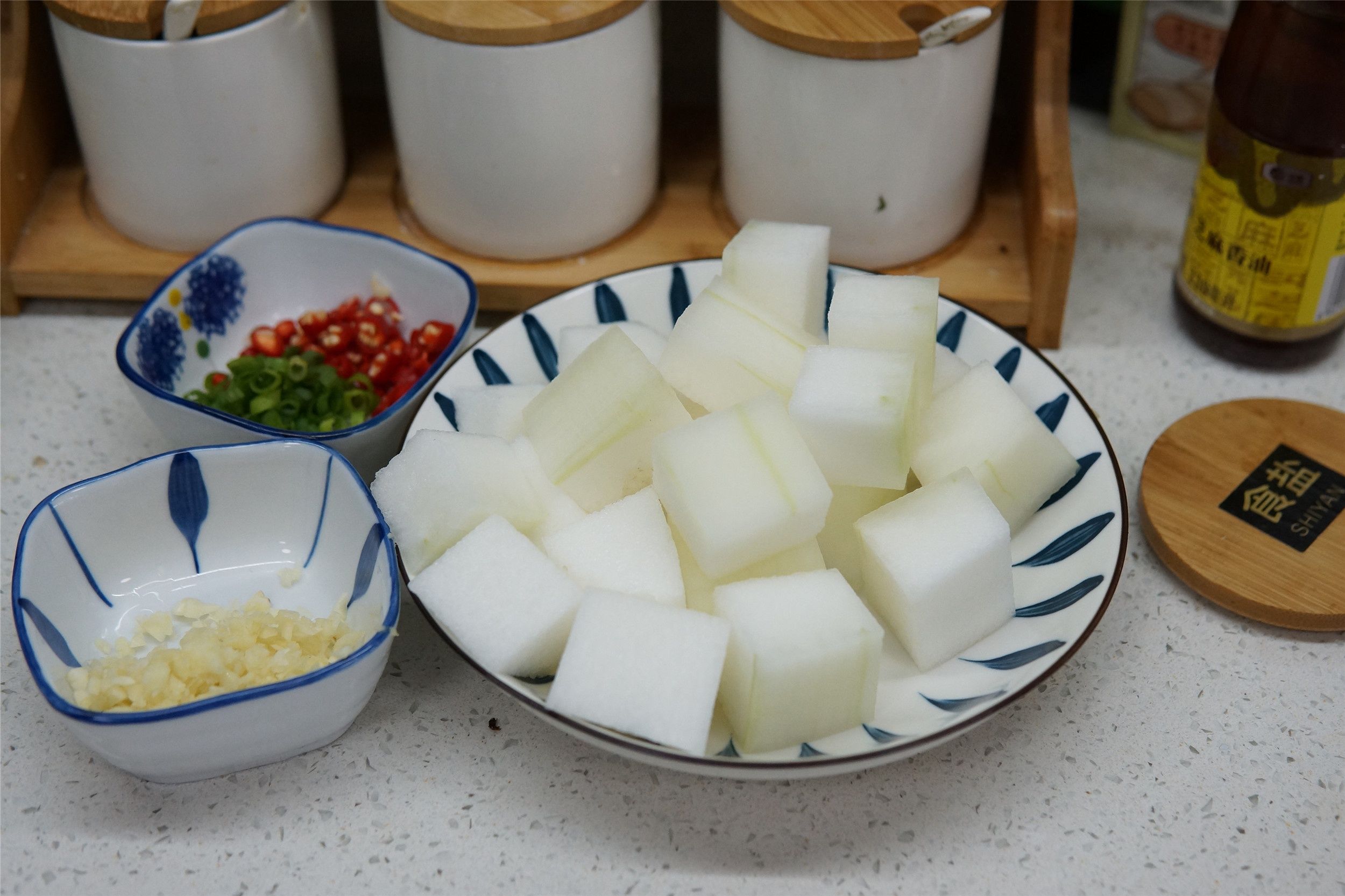 红烧冬瓜|学会冬瓜这样吃，一顿能干两碗饭，不放肉也很香，上桌汤汁都不剩