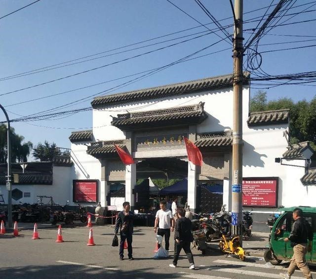 捡漏|潘家园与鲁园,都是旅游城市有名的古玩市场,游客到这里能捡漏吗