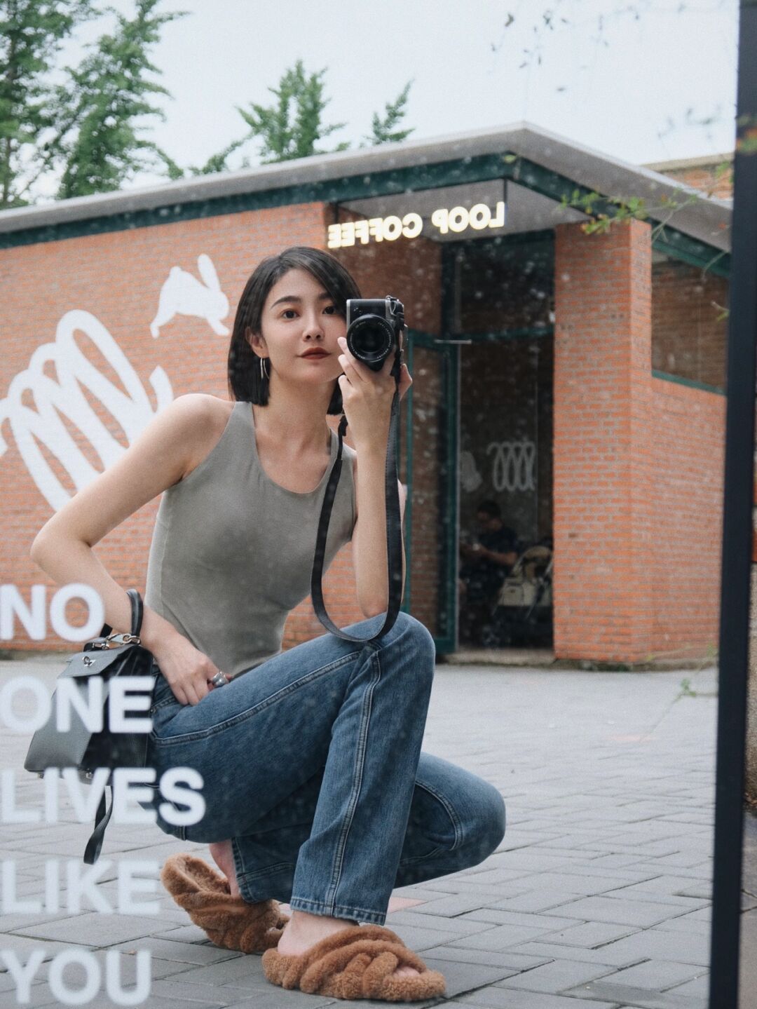 搭配 秋天,牛仔裤怎么穿才高级?和针织衫或背心搭配减龄洋气,超好看