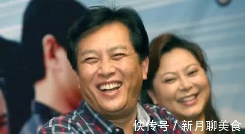 字体@唐国强书法笔法虽飘逸,字体结构错乱,称不上艺术品