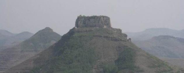 齐鲁#一山包突然泉涌不止,考古队迅速赶到中国的金字塔埋着国王!