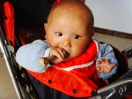 小孩|儿科医生:5岁前,管住孩子的嘴,这4种食物,小孩越吃脾胃越虚