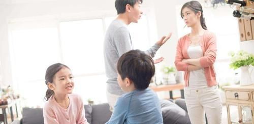 越早培养孩子的“情绪教养”，孩子的人格才越稳定，父母别偷懒