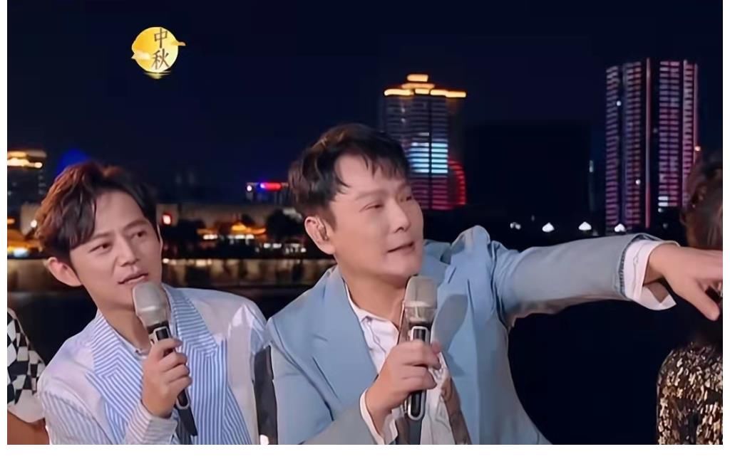 谢娜|芒果台中秋晚会太冷清！谢娜产后首秀状态不佳，去流量后收视暴跌