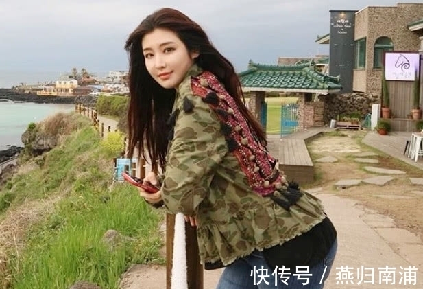 健身房|123斤的微胖女孩，第一次去健身房，埋怨衣服有点小！