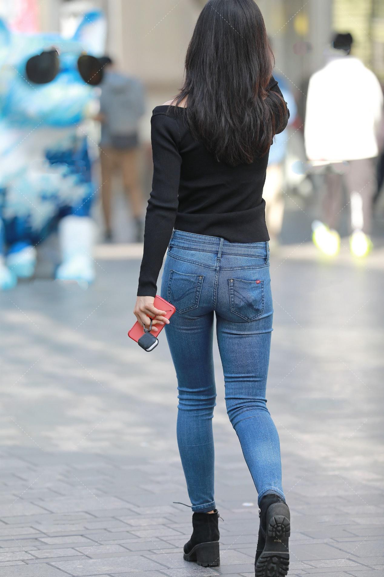 磨砂材质|针织衫穿上很休闲, 搭配黑色的墨镜, 看起来有一种冷酷风