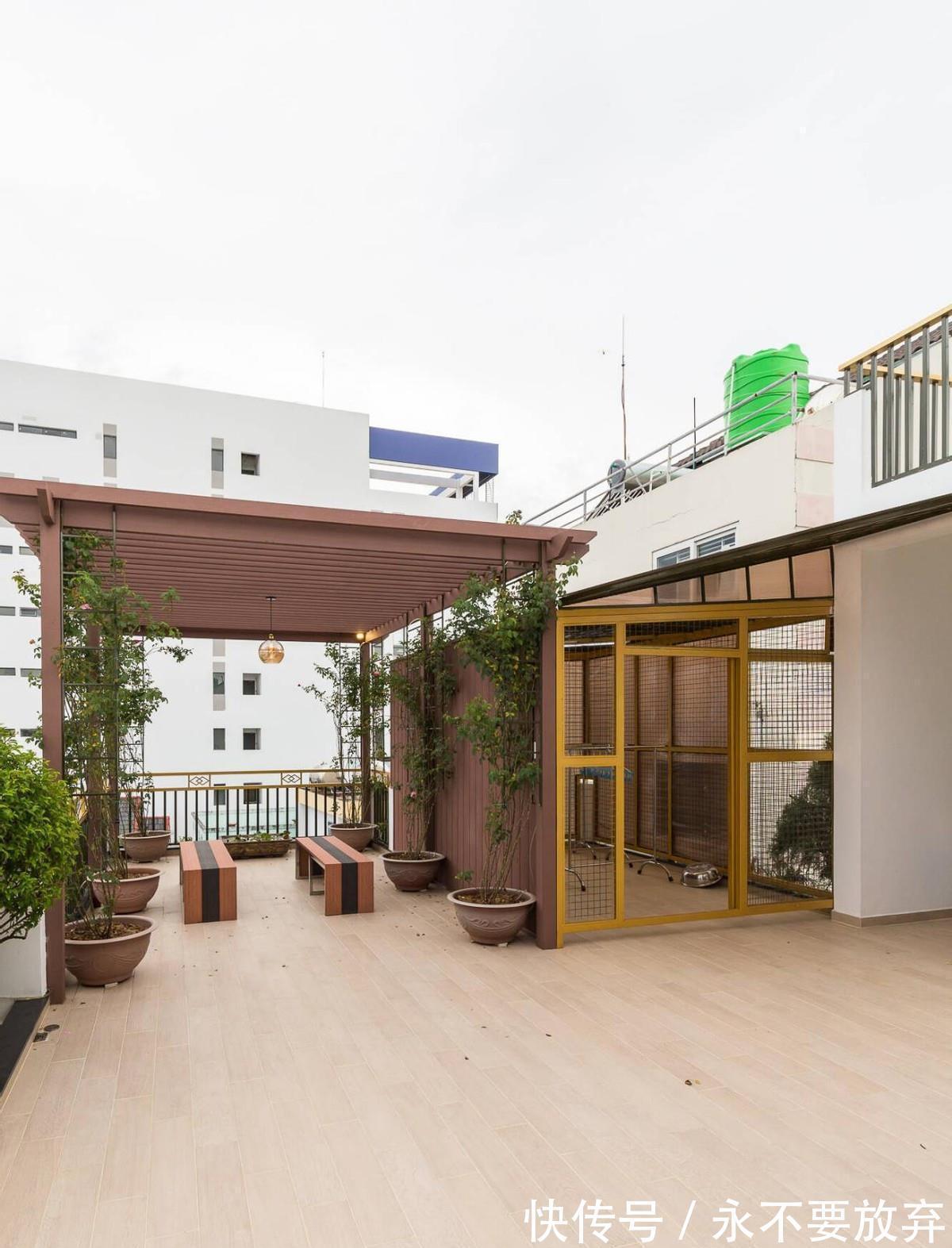 菜棒|父母理想豪宅来了!300㎡带电梯带花园,露台还能种菜棒极了