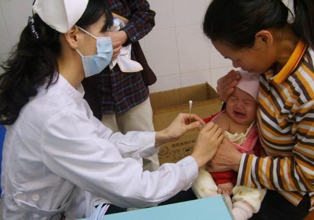 父亲|“谁有吃的给我孩子吃一点”父亲在公交上求助,得知原因乘客泪奔