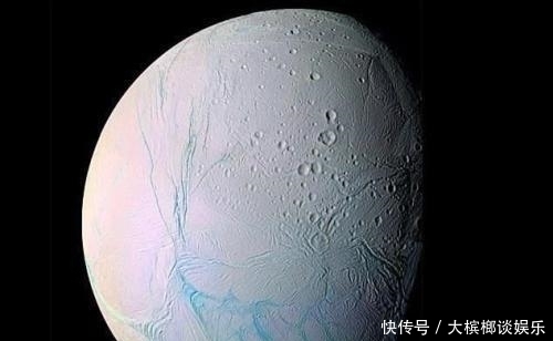 这颗星球是一个水的世界,有稀薄的大气层和氧气,可能存在生命