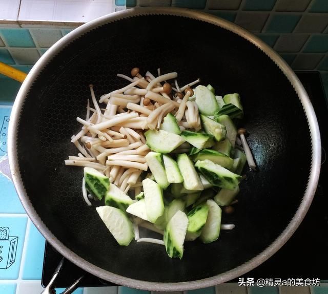 汤水|对付秋燥必喝的汤,3样食材煮一锅,清甜鲜美,好喝无负担身体棒