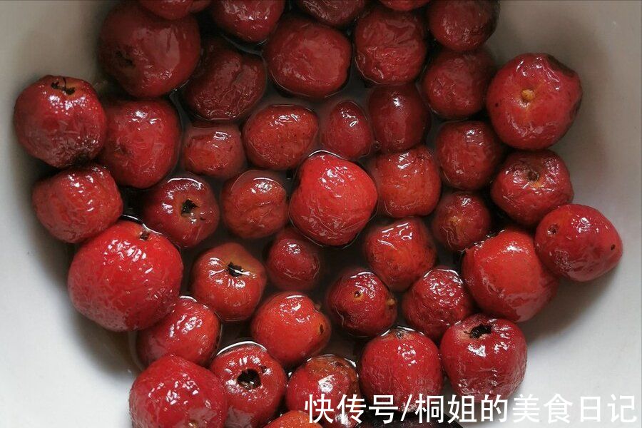 山楂上市季，教你自制山楂罐头，没有添加剂，酸甜可口孩子爱吃
