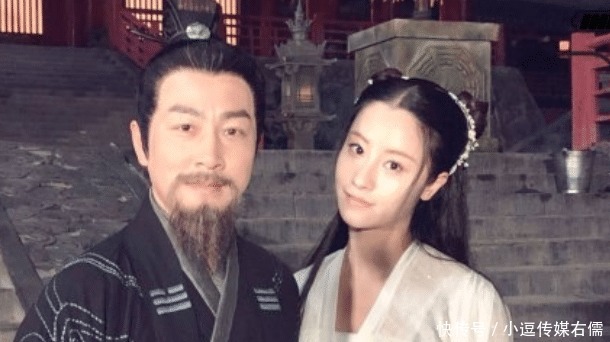 金庸最后悔创作的2个人物,俩历史名人被他抹黑,他只能改书道歉