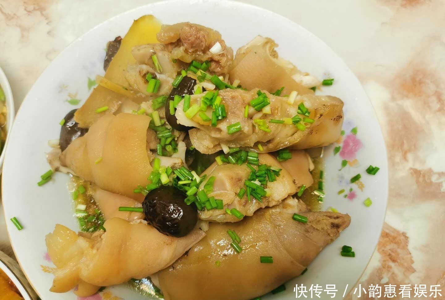 朋友圈|小姑子一家光临,弟妹做的8菜1汤在朋友圈火了,网友:真舍得