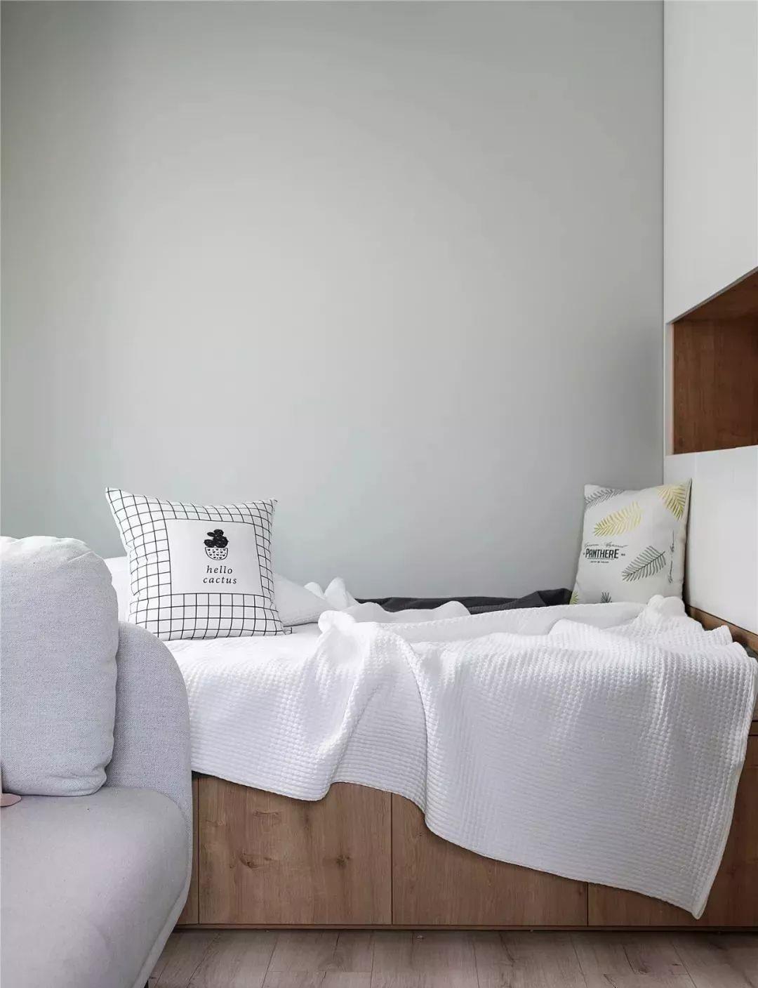 浅灰色|她的70平现代简约小家,客厅加张床,二室变三居,时尚又舒适!