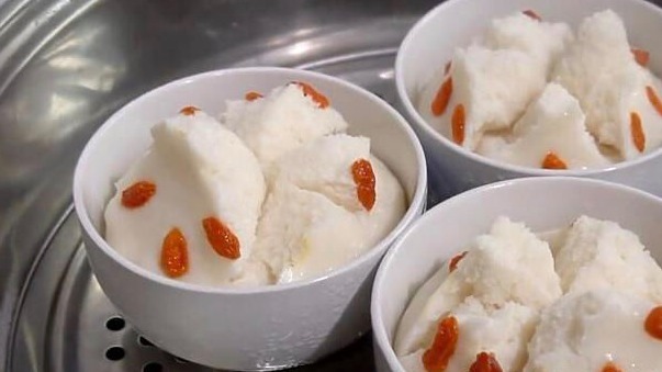 1碗面粉2个鸡蛋,做好吃的开口笑,香酥可口,大人小孩都爱吃