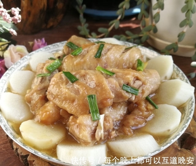 山药蒸鸡肉,香嫩入味,十分下饭