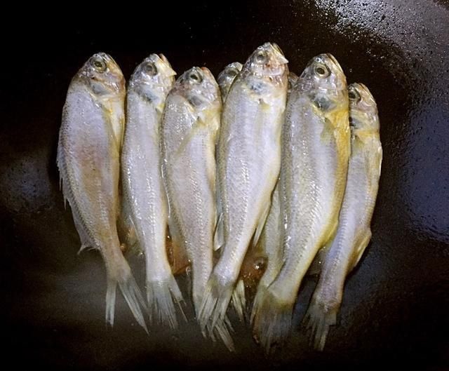 此鱼，肉嫩鲜美还滋补，老人和小孩适合吃