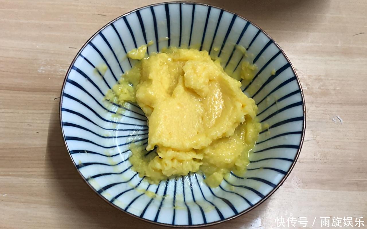 自从学会脆皮肉松小面包,家里面粉见底快,蓬松暄软,简单又好吃