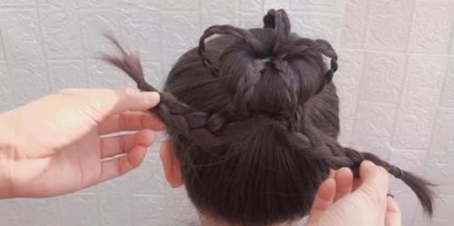 小女孩长发这样扎丸子头太好看了,灯笼丸子头