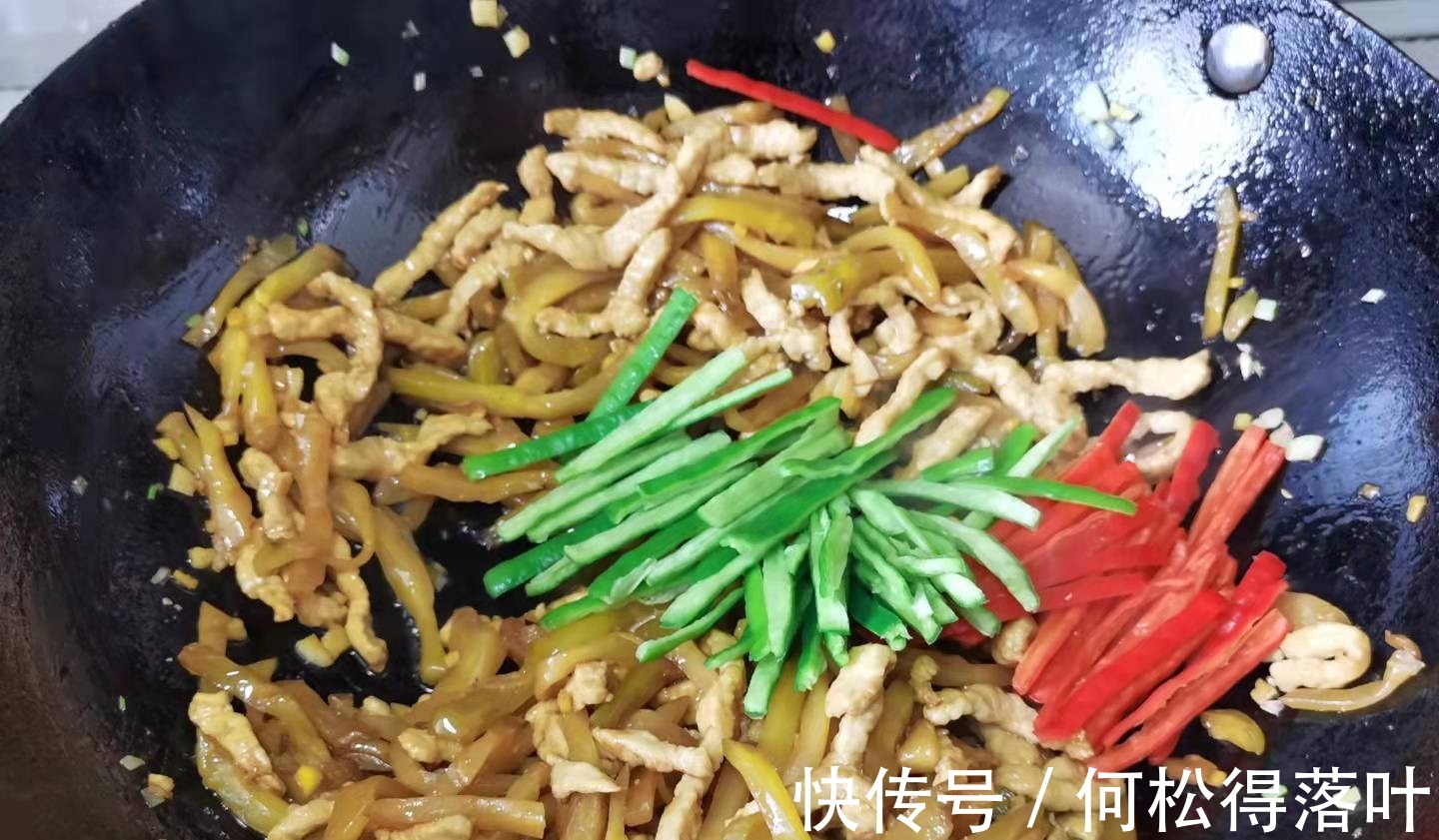 榨菜炒肉丝|榨菜炒肉丝的经典做法，色香味俱全，这就是干饭人的下饭菜！