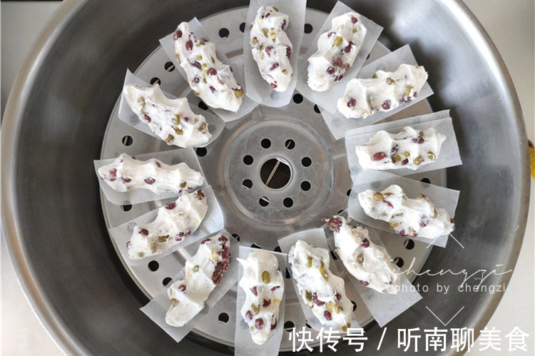 脾胃|夏天多给孩子做这点心,不用烤箱,一捏一蒸就好,强健脾胃不上火