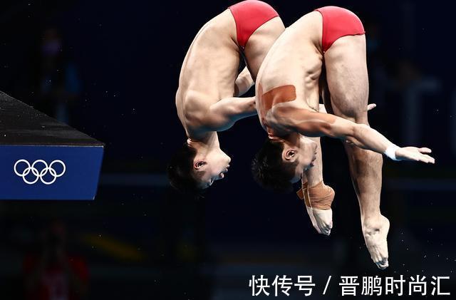 陳艾森|陳艾森/曹緣拿下男子跳水雙人十米臺銀牌