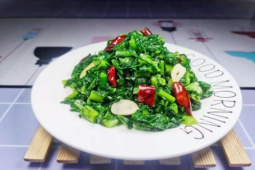 菜市场这食材没人要，如今懂吃的人很少，5毛钱买一袋，脆爽可口
