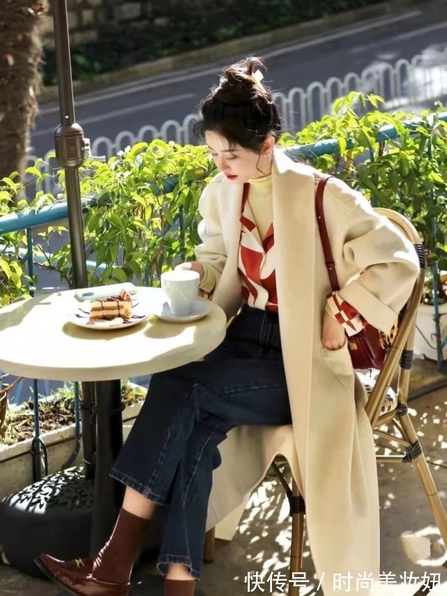 毛呢|“衬衫”还是叠穿更显气质,3种叠穿搭配示范,洋气又高级