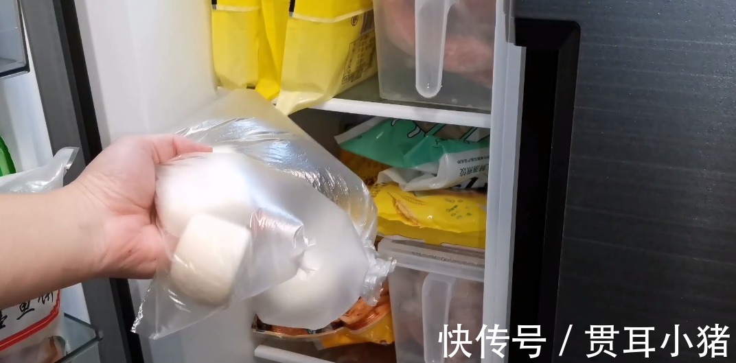 馒头保存很多人做错了，一定要做好这一步，放一年也不发霉、干硬