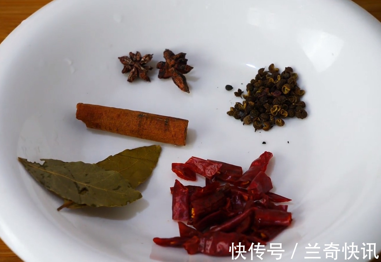 特色|爱吃大盘鸡的收藏了,教你特色做法,色香味俱全,看着直流口水