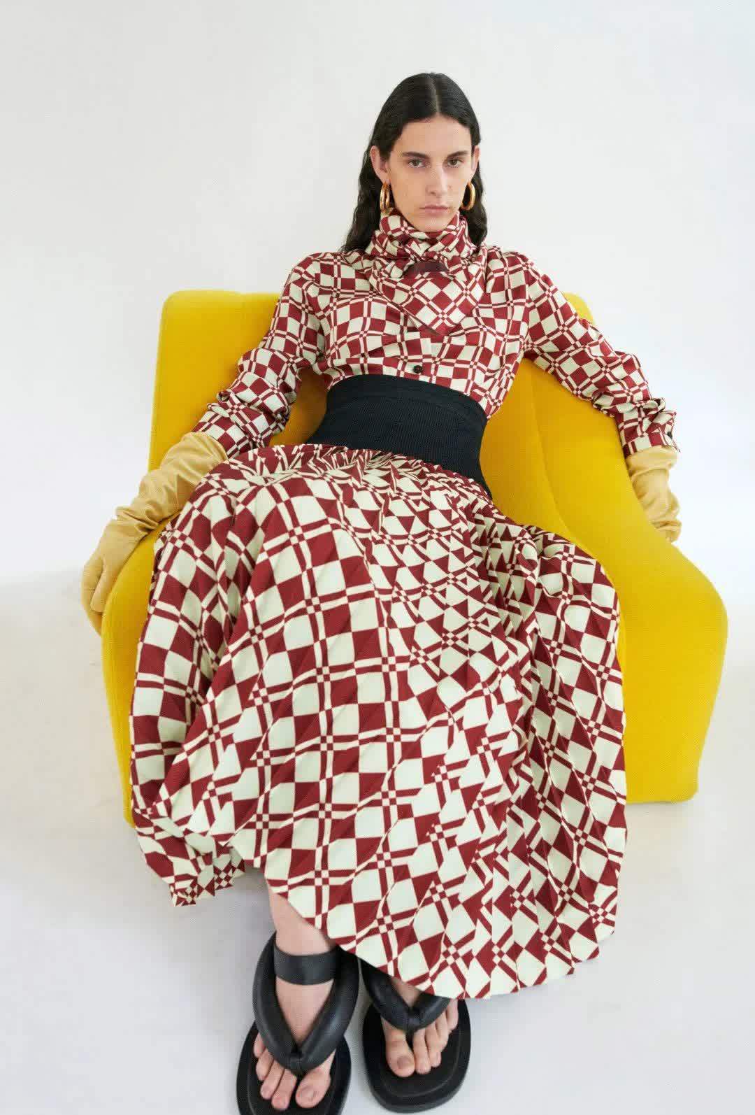 yeezy|目测增高10cm 的凉鞋你不馋吗?