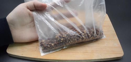 保鲜袋|刀放在打火机上烤一烤,解决了困扰大家的一大难题,学会一生受用