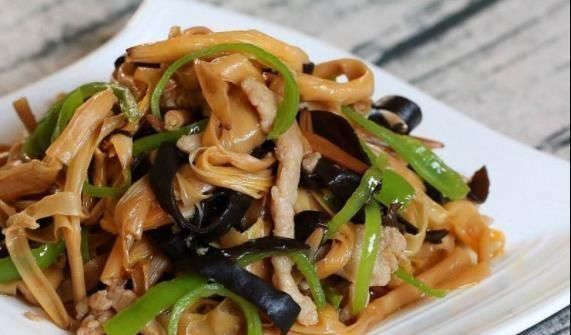 黄花菜|失眠太可怕：这菜遍地都是，晚饭吃一点，一觉睡到大天亮！