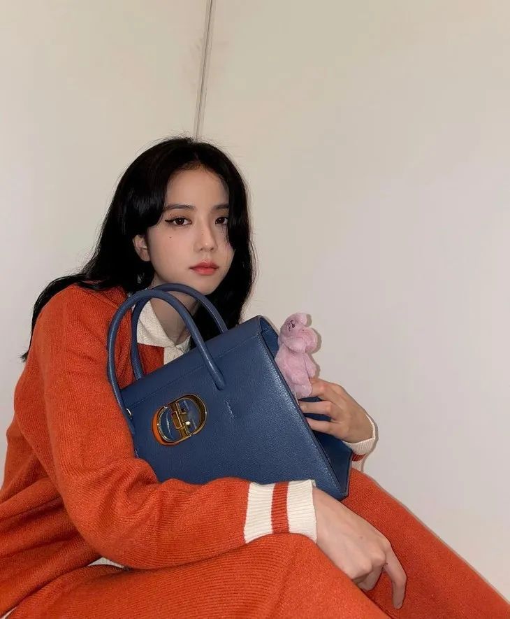 肉丝,别以为我没看出来你穿睡裤出门|下周穿什么 | 肉丝