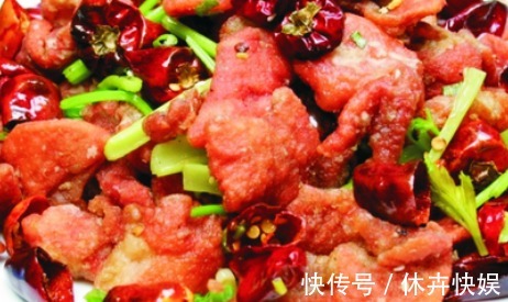 “大型美食展示现场”已营业,香辣入味,外酥里嫩,吃一口满嘴香