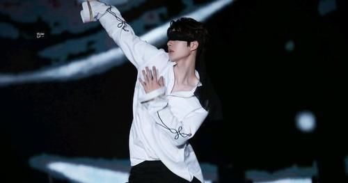 大神|街舞来了,王一博:教我跳什么我都可以跳,态度还是那般谦逊