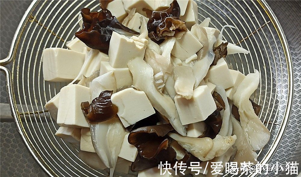 家常溜豆腐这么做,味道鲜美做法简单,比红烧肉还香,特别好吃