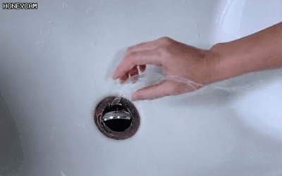 洗衣粉|下水道堵了，她随手丢进两块药片，不到1分钟就疏通了