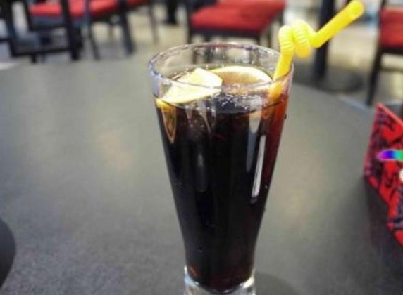 吃自助餐时,聪明人只拿“这3种”饮料,老板看见直呼内行会喝