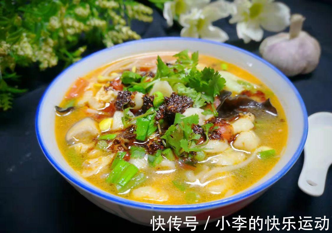 天冷了,我家三口午餐这样吃,主食和菜一锅出,好吃热乎还省事!