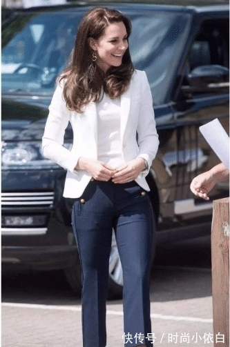 西服|38岁凯特隔空撞衫婆婆,同样是穿白色西服,婆媳俩美出不同气质