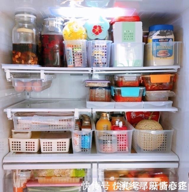 收纳|韩国夫妻的家，简单精致，奉行极简主义的她，把家收拾得一尘不染！